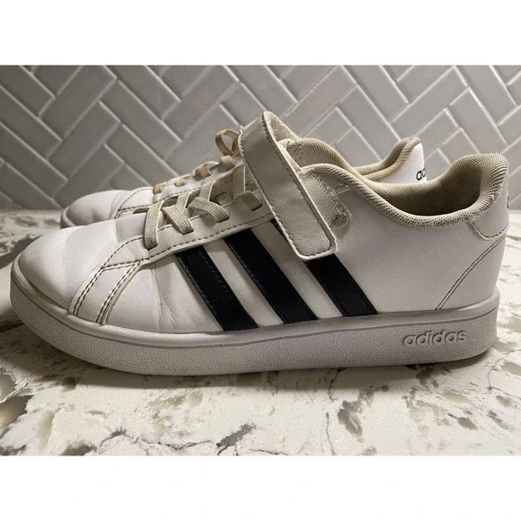 adidas gazelle silver green womens adidas Superstar Velcro Shoes White EF4838